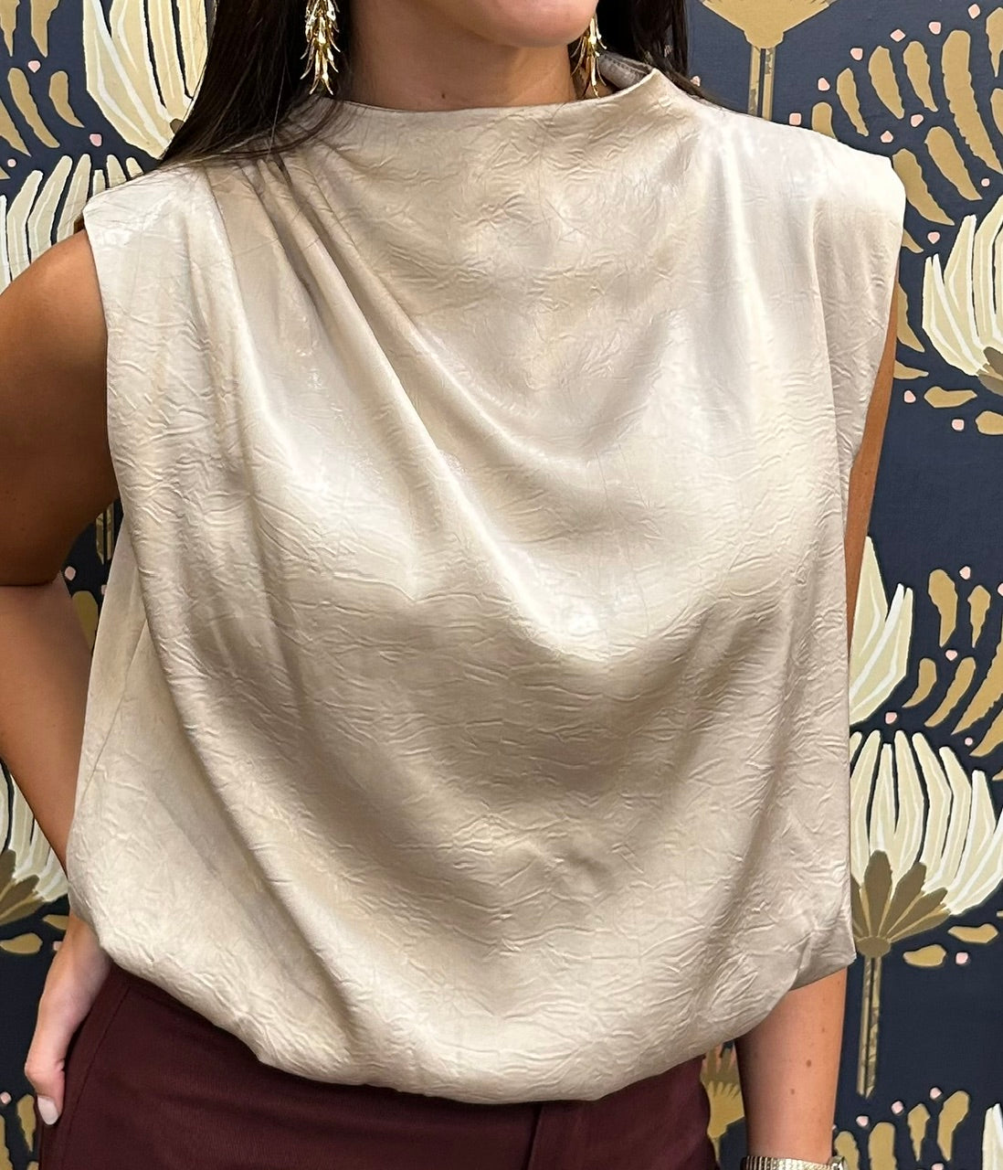 Mock Neck Sleeveless Bubble Top
