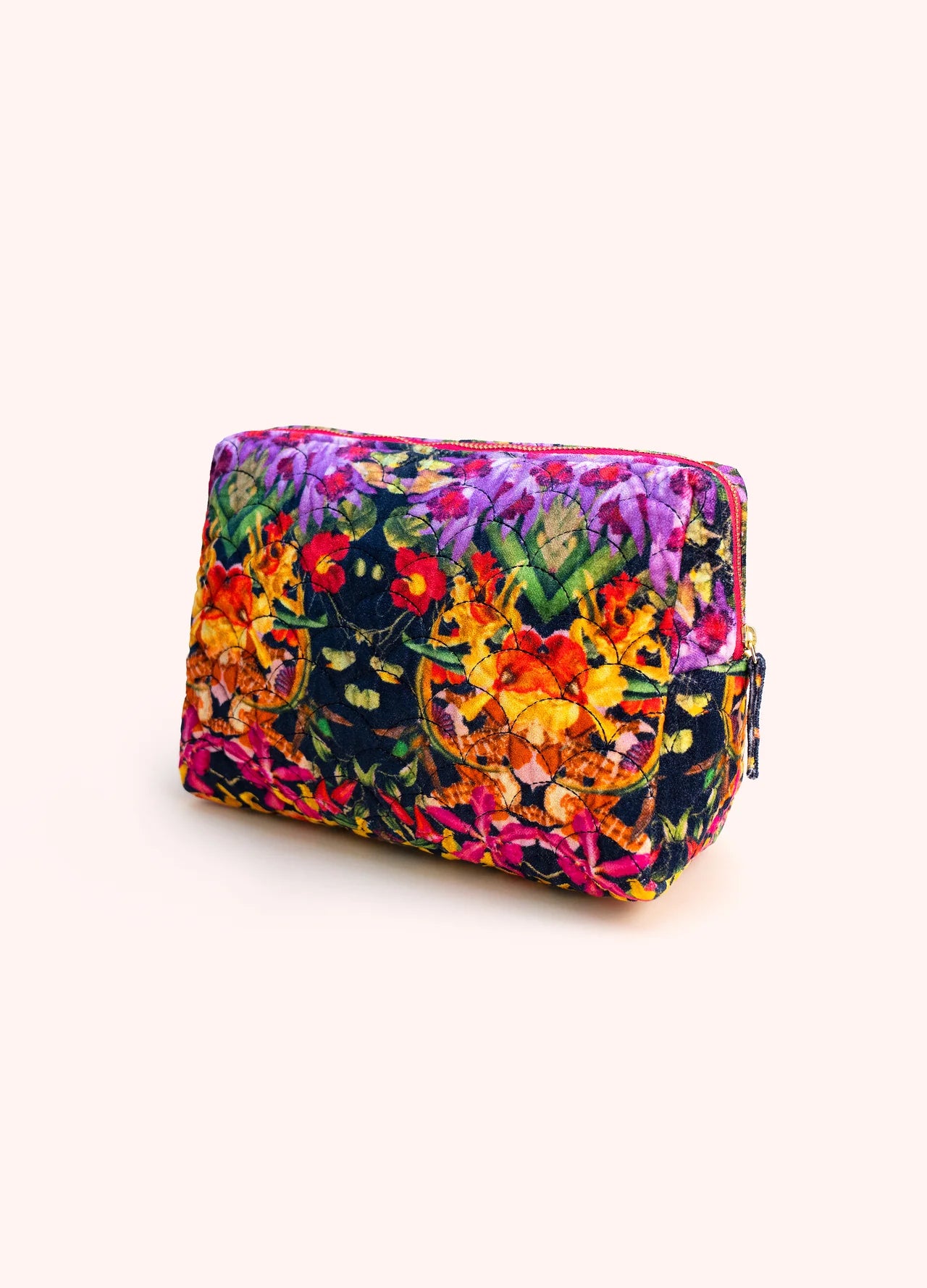 POWDER QUILTED WASHBAG